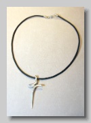 Herrenschmuck mit Kreuz und Kautschuckband 1393 (IMG_0285_02)